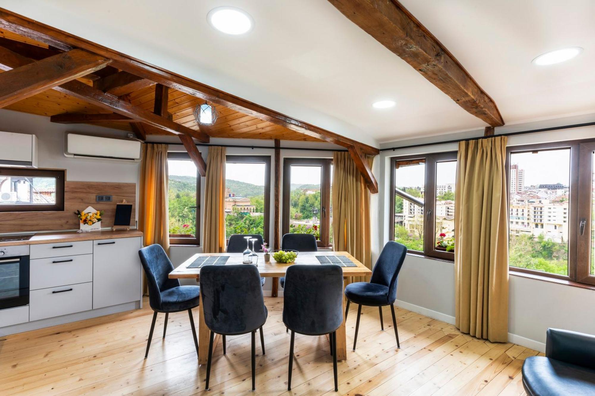 וליקו טורנובו Bobevata Guest House - Floor 2 - Stunning View Old Town מראה חיצוני תמונה