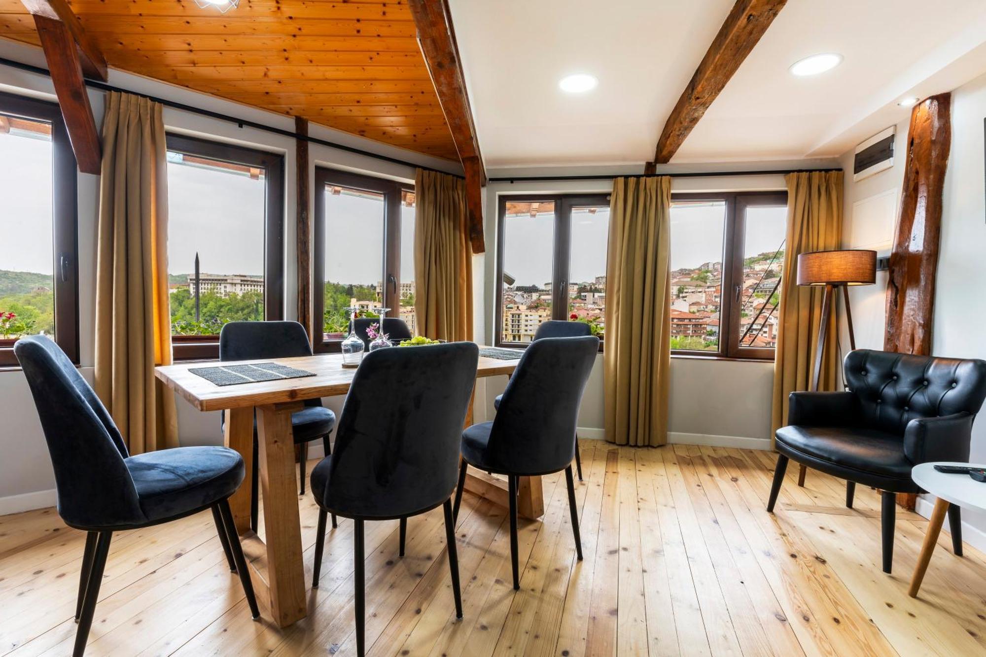 וליקו טורנובו Bobevata Guest House - Floor 2 - Stunning View Old Town מראה חיצוני תמונה